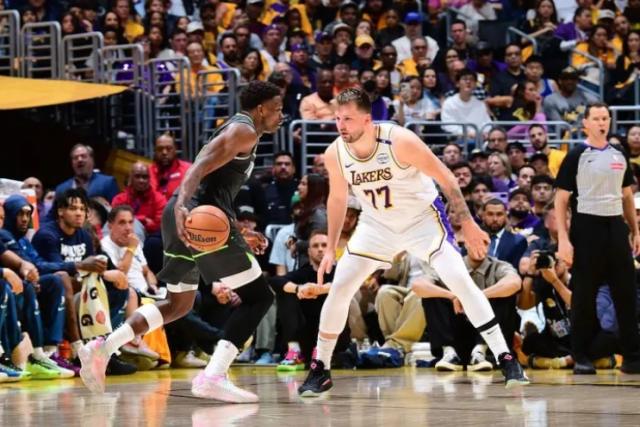 vsport.app入口-老詹遭生涯最惨G1失利 077被无限针对 湖人危了？