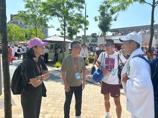 V体育官方-单核细胞增多症，最严重时商竣程只能和老爸拉会球